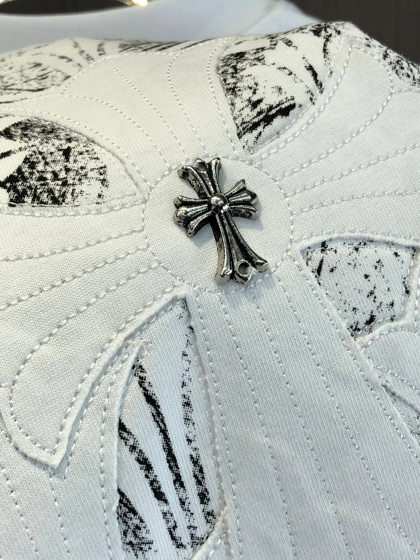 🅿️210 CH Cro 2025 spring and summer new round neck short sleeves, hand-stitched hardware, dot printing, needle embroidery ➕ patch embroidery, made of high weight 320g double yarn combed cotton fabric, slightly loose fit, soft and thick fabric feel, same style for men and women, color: black and white, size: SMLXLXXL